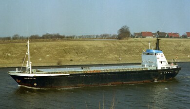 Küstenmotorschiff GAZELLE im Nord-Ostsee-Kanal 1981